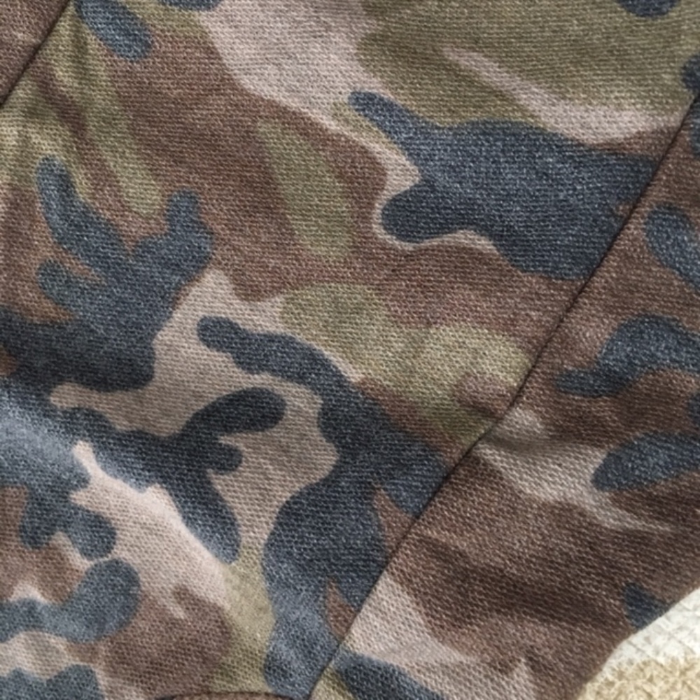 LAST ONE! 🛍 Camo Jumpsuit - Picture 4 of 6